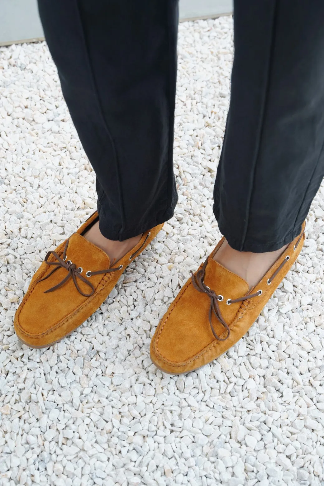 CLASSIC LEATHER MOCCASINS