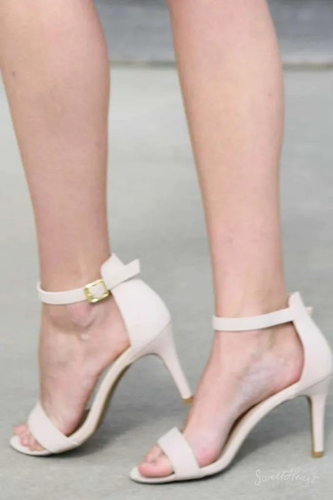 Pretty Please Pumps - Nude Heels